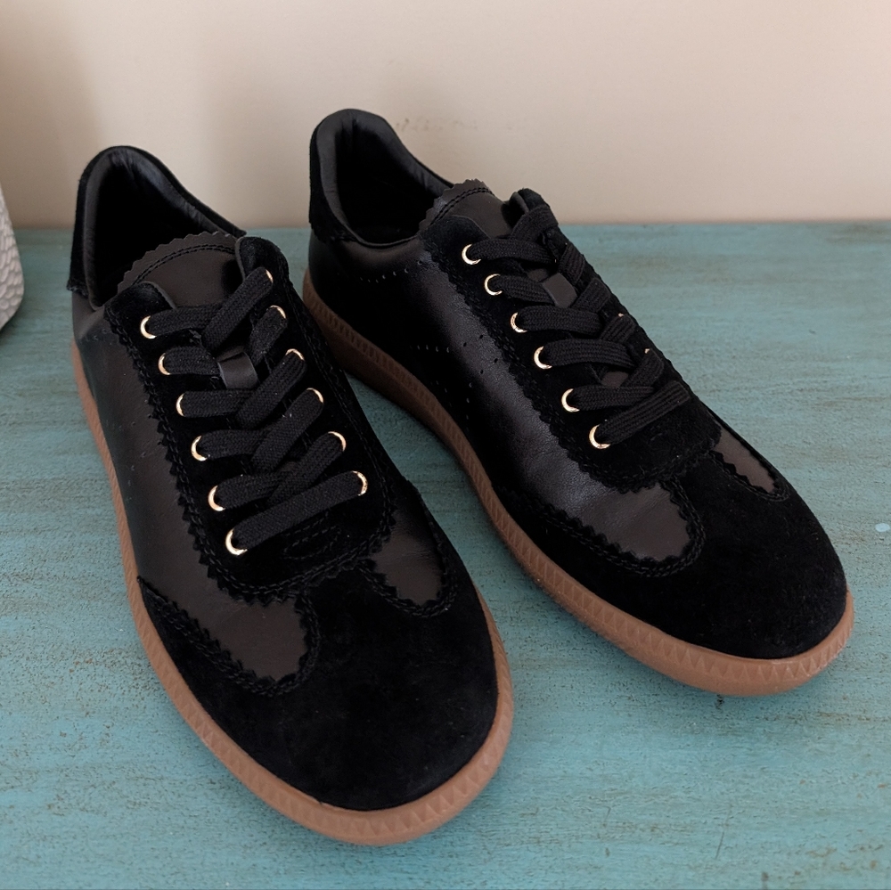 Black Lace-Up Casual Sneakers with Gum Sole